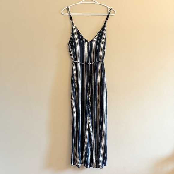 $9🎅🏼 Urban Romantics Navy & White Stripped Capri Length Romper Jumpsuit - Picture 14 of 16